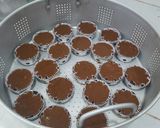 Foto langkah ke 5 dari resep Bolu Kukus Gula Merah.