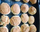 A picture of step 7 of 15min Yummy Tea scones.