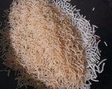 A picture of step 1 of Vermicelli Upma.