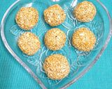 A picture of step 4 of Til Ke Ladoo.
