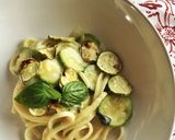 Foto del passaggio 9 della ricetta Linguine con zucchine mantecate con caciocavallo ragusano 🌷