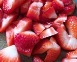 Une image de l'étape 6 de Panna Cotta Vanille et son coulis 🍓fraise-menthe.
