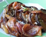 Foto del paso 10 de la receta: Berenjenas🍆 en salsa de cebollas🌶 picante🤔
