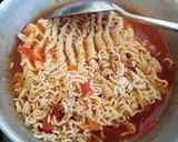 A picture of step 3 of Fried Indomie with Kienyeji eggs.
