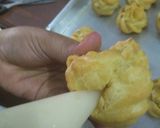 Foto langkah ke 9 dari resep Kue sus vla basah.