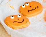 Une image de l'étape 6 de Biscuits enrobés de chocolat blanc.