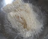 Foto langkah ke 1 dari resep Bihun Kuah.