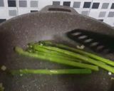 Foto langkah ke 3 dari resep Pan Seared Asparagus.