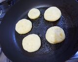 Foto langkah ke 4 dari resep Potato Cheese Pancake Korean (Hotteok).