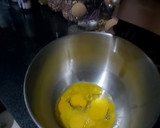 Foto langkah ke 1 dari resep Flower hatbox cake with buttercream.