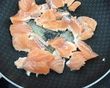 Foto del paso 1 de la receta: Tallarines con salmón, alcaparras y bechamel