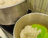 Foto langkah ke 4 dari resep Lemper Kuning Ayam Pedas Manis.