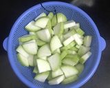Hình bước làm 1 của món Canh bầu thịt nạc xay