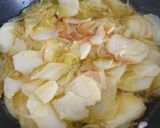 A picture of step 3 of Spanish Potato Omelette (Tortilla de Patatas).
