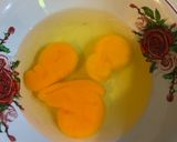 Foto langkah ke 1 dari resep Nasi Siram Telur dan Sosis.