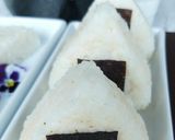 Une image de l'étape 6 de Onigiri au thon.