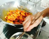 Hình bước làm 2 của món Tôm kho tàu