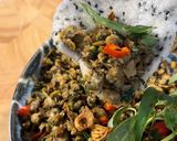 A picture of step 6 of Vietnamese Baby Clams w/ Rice Crackers| Hến Xúc Bánh Đa.
