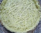 Une image de l'étape 1 de Quiche sans pâte aux épinards et pommes de terre.