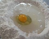 Foto del paso 1 de la receta: Masa para Pizza con mantequilla y huevo