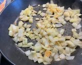 Une image de l'étape 11 de Porc à l'ananas, prune et gingembre.