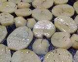Foto del paso 1 de la receta: Carne a la cacerola con cebolla y papas a la española