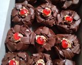 Foto langkah ke 5 dari resep Donat black forest.