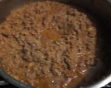 A picture of step 5 of Red sauce meat.