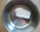 A picture of step 3 of Fried chicken gizzards in lard.