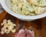 รูปขั้นตอนการทำที่ 1 ของ ผัดดอกกะหล่ำหมู