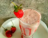 A picture of step 3 of Strawberry Smoothie.