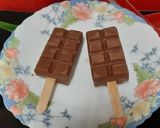 Foto del paso 4 de la receta Mini-polos de yogur y chocolate