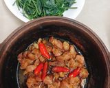 Hình bước làm 2 của món Nạc vai kho tiêu