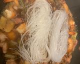 A picture of step 6 of Quick pan baked prawns & glass noodles.