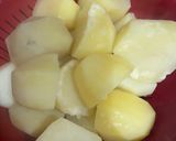 A picture of step 1 of Cheese and Potato Pie.