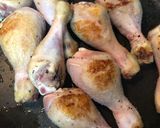 Foto del paso 1 de la receta: Muslos de pollo 🍗 en salsa