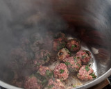 Foto del paso 1 de la receta: Cazuela de albóndigas y garbanzos