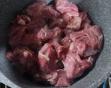 Foto del paso 4 de la receta: Roast beef desmechado con panceta y cebolla caramelizada, en pan bao (pancitos al vapor)