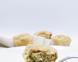Une image de l'étape 1 de MUFFINS AUX OLIVES VERTES, Feta ET AIL DES OURS.