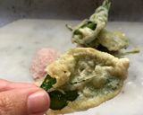 A picture of step 1 of Spinach crisps.