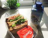 Hình bước làm 2 của món Sandwich trứng, bacon và trà ngô 🌽🌽