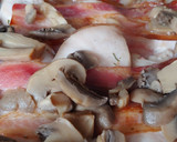 Foto del paso 12 de la receta: Pollo amb berenjena, bacon y patata panadera