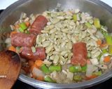 Foto del paso 3 de la receta: Verdinas con verduras y chorizo