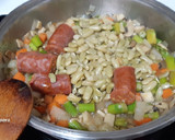 Foto del paso 3 de la receta: Verdinas con verduras y chorizo