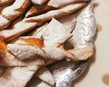 Foto del passaggio 3 della ricetta Chiacchiere al forno