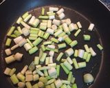 Foto del paso 1 de la receta Galeras con ajos tiernos