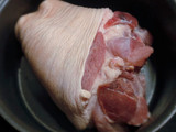 Chân GIÒ rút xương om nước tương