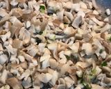 Hình bước làm 3 của món Bún nấm nước lèo (bún hến nước lèo chay)