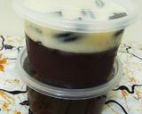 Foto langkah ke 4 dari resep Puding Coklat topping Biskuit.
