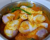A picture of step 3 of Chicken Curry (Kari Ayam).